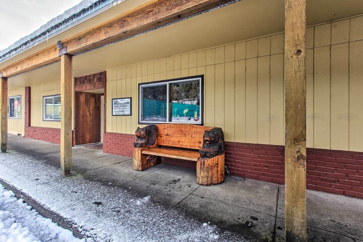 Oregon Getaway by Willamette National Forest!