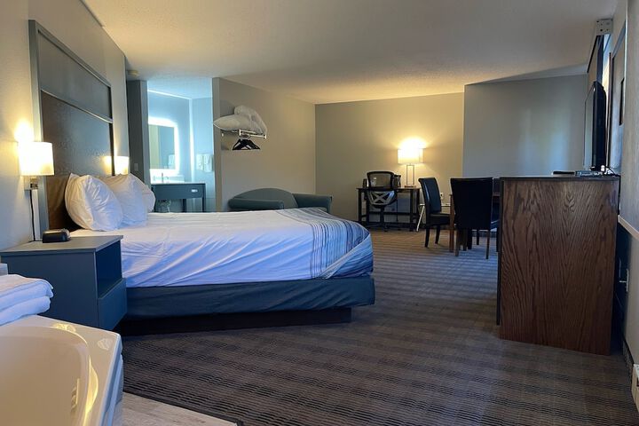 Room 6 of 38
