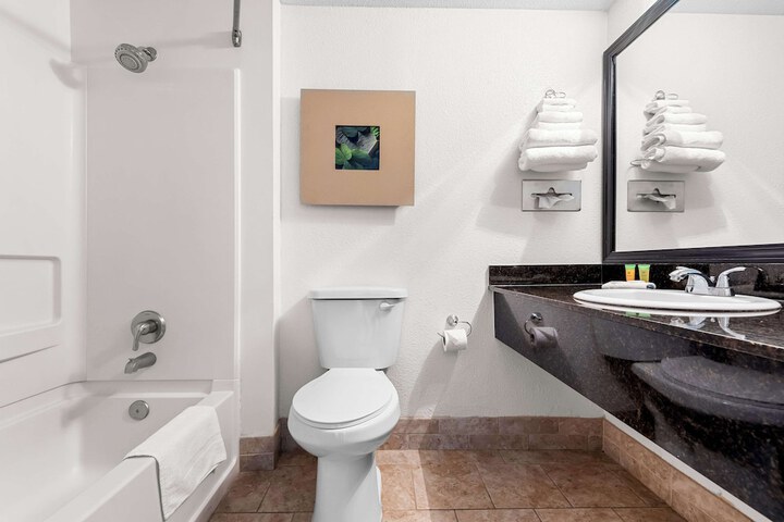 Room 6 of 26