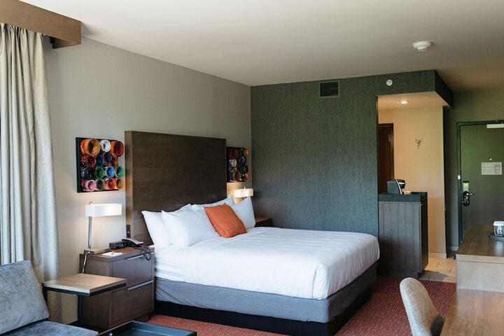 Room 90 of 144