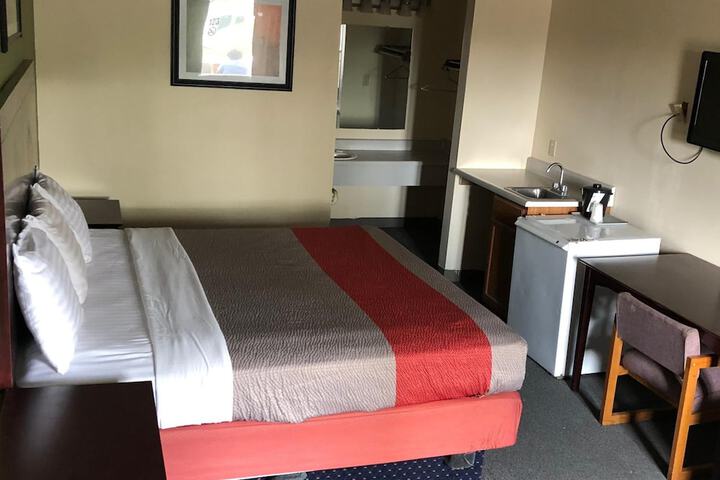 Salt Creek Inn