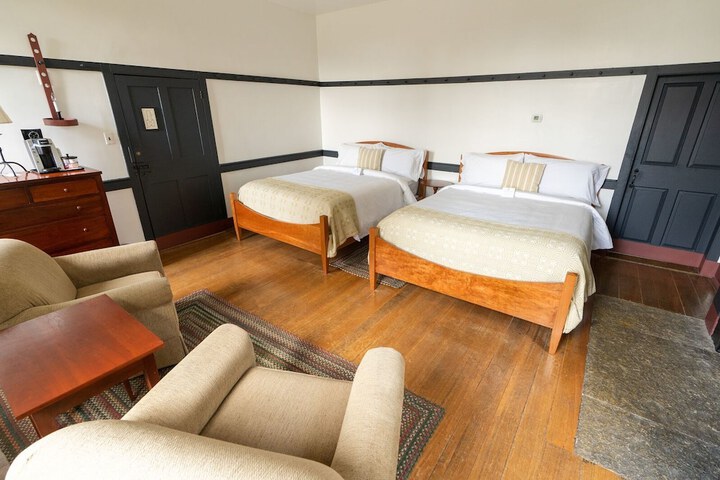 Room 11 of 72