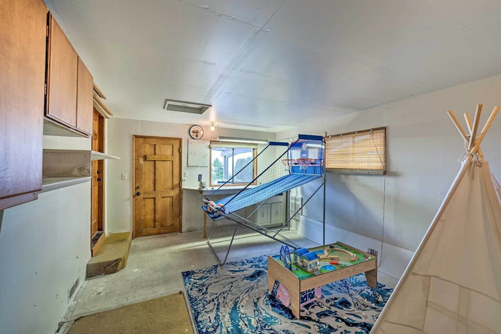 Lovely Coupeville Home w / Puget Sound Views!