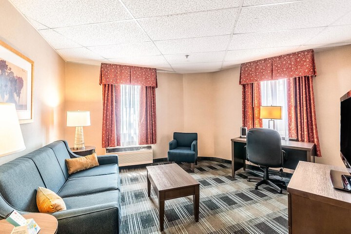 Room 12 of 48