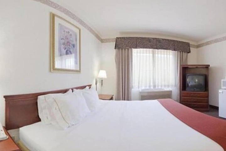 Room 22 of 36