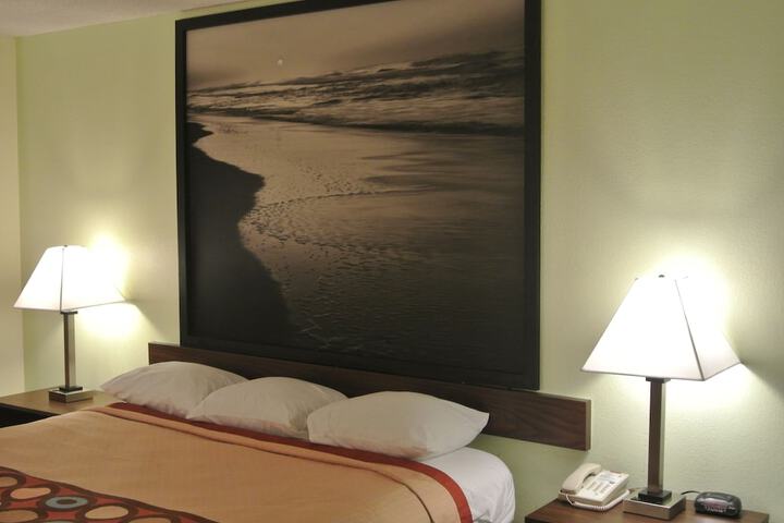 Room 8 of 19