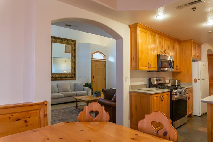 Family Vacation heated in / out Pool Tubing & Ice Skating 719 3 Bedroom Townhouse by RedAwning
