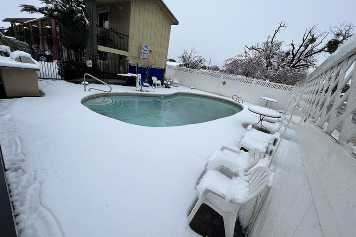 Pool 11 of 40