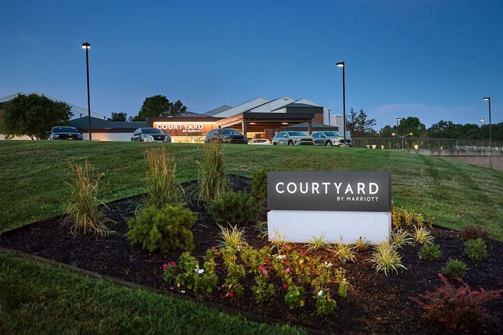 Courtyard by Marriott Kansas City Overland Park / Metcalf