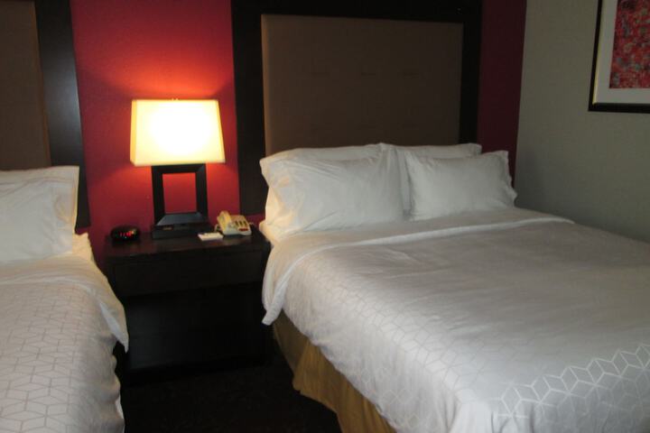 Room 26 of 81
