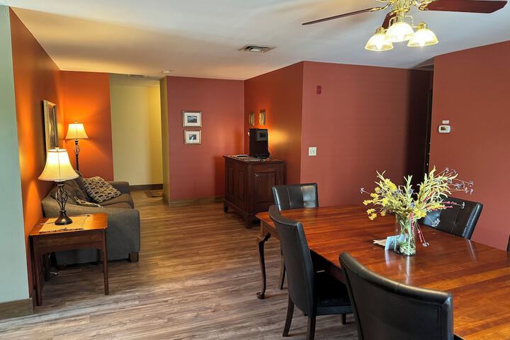 Artists Colony Inn