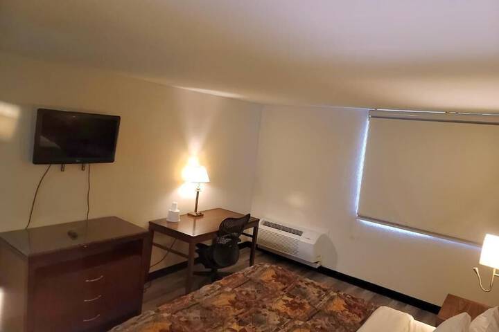 Room 11 of 21