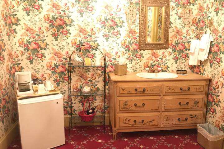 Room 57 of 84