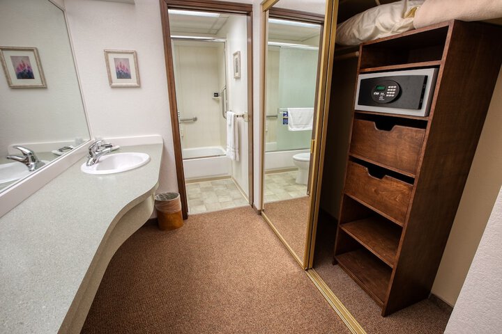 Room 17 of 30