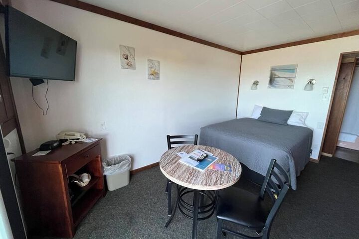 Room 100 of 233