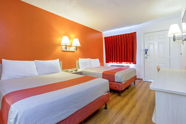 Room 16 of 25