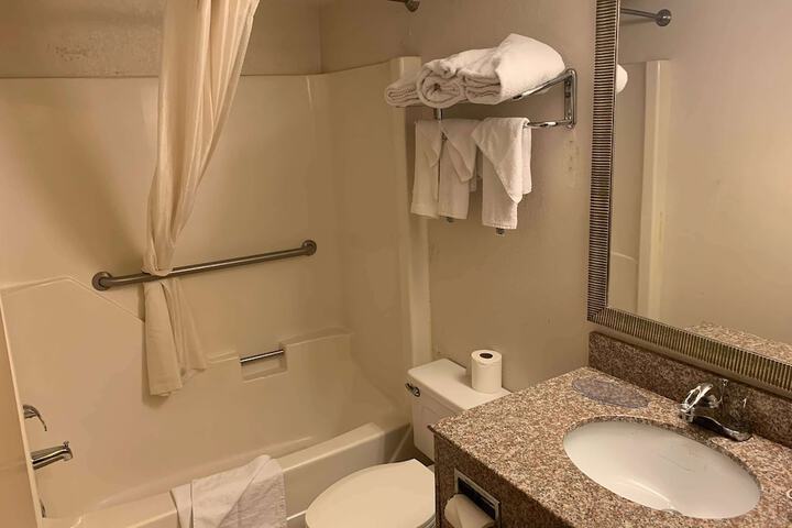 Room 11 of 21