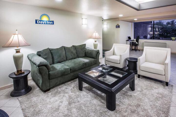 Days Inn by Wyndham Midland