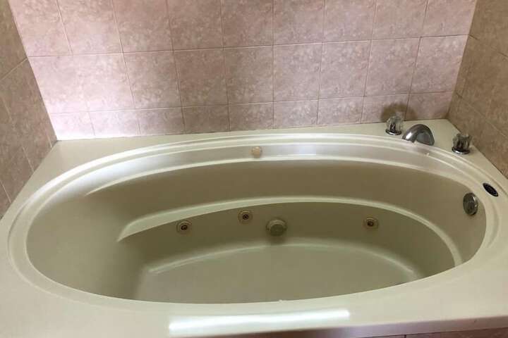 Hot Tub 37 of 38