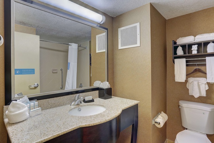 Room 10 of 34