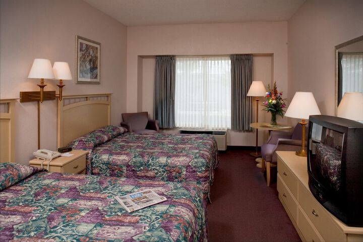 Room 6 of 13