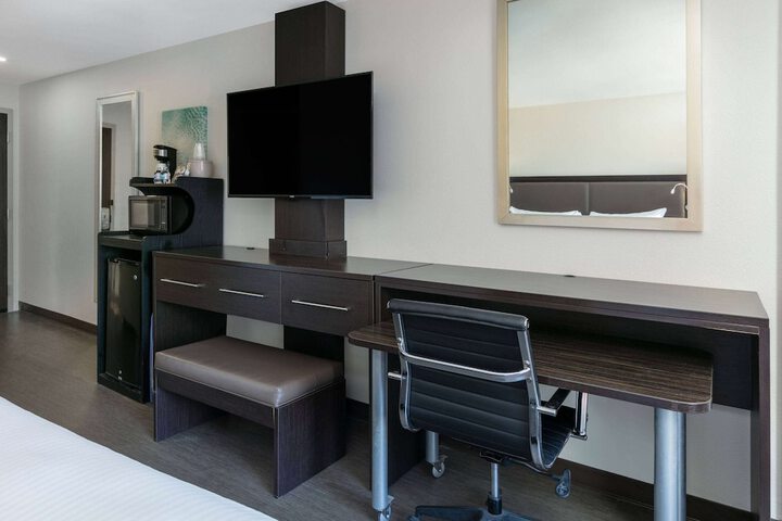 Room 36 of 60