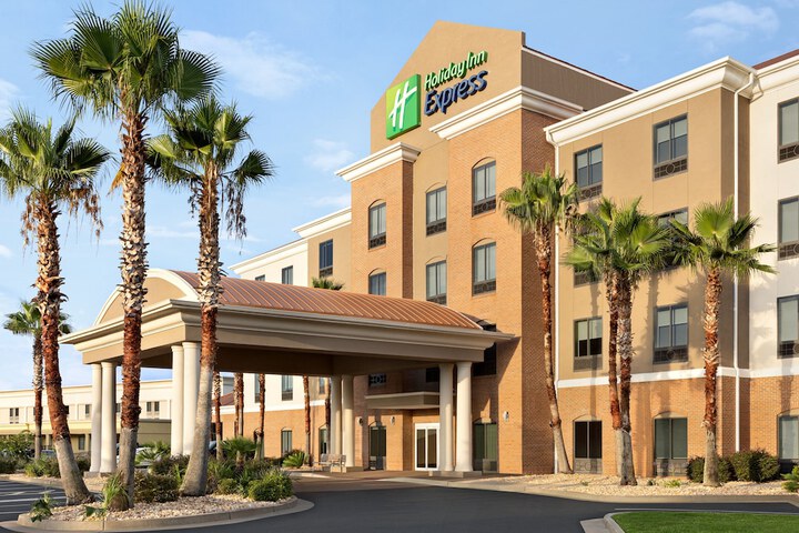 Hotel 2 of 49