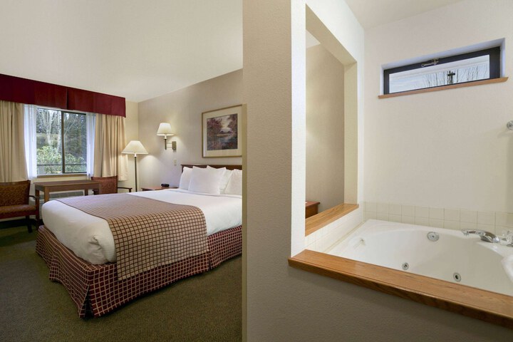 Baymont by Wyndham Seattle / Kirkland WA
