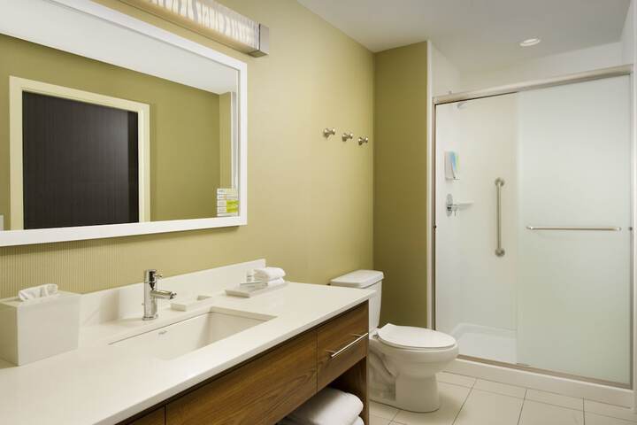 Room 11 of 27