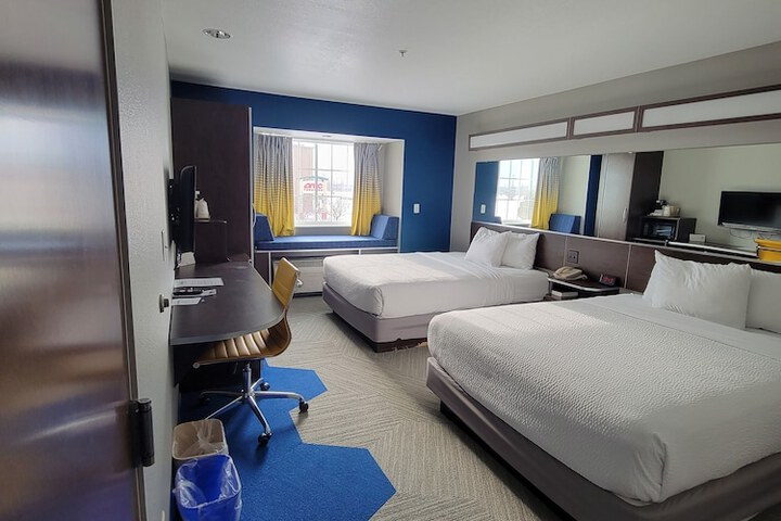 Room 32 of 54