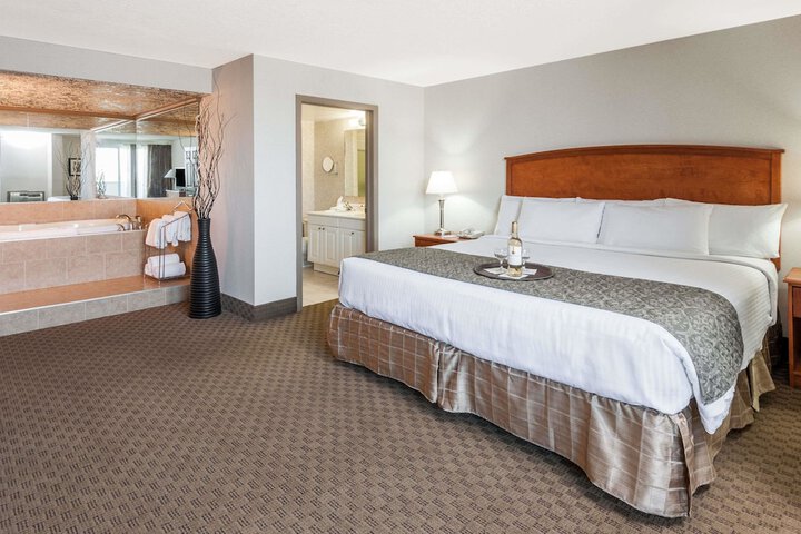 Room 42 of 61