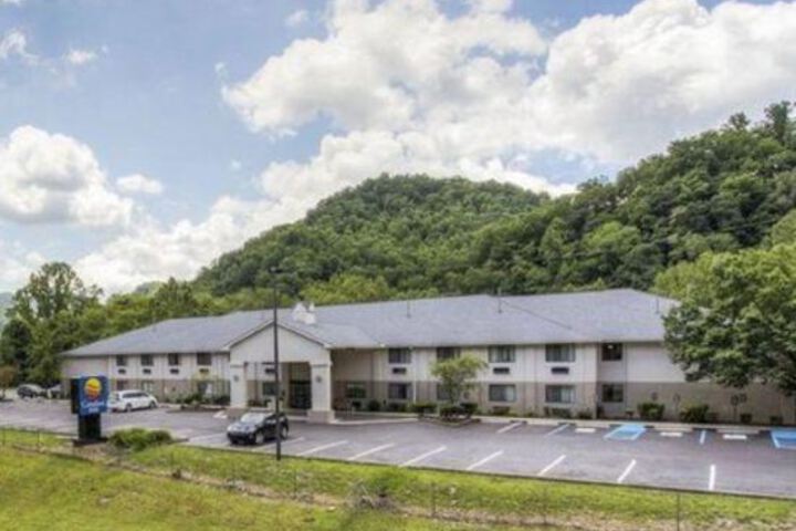 Hotel 4 of 21