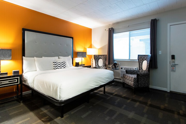 Room 9 of 49