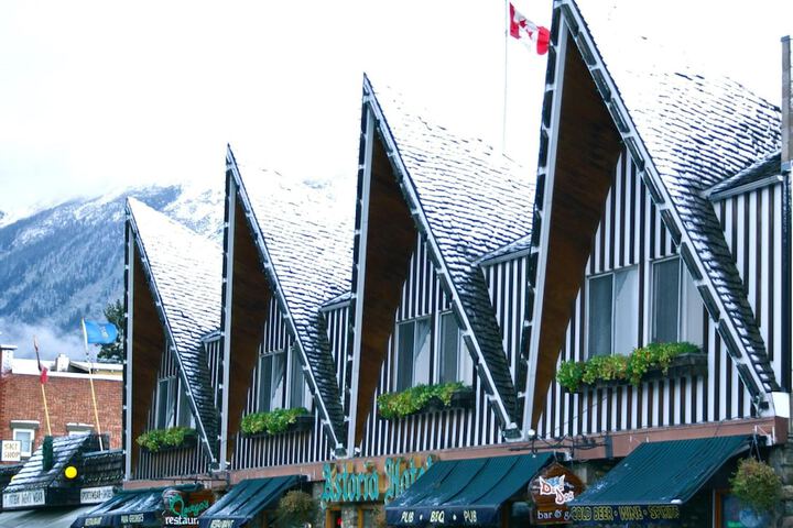 Hotel 7 of 52