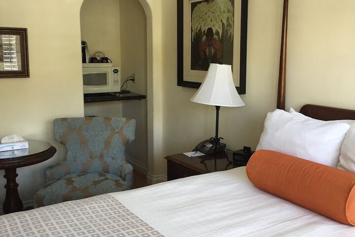 Room 147 of 221