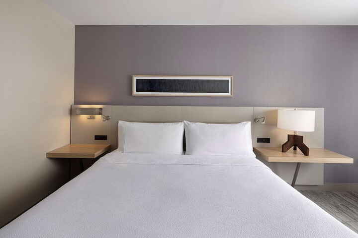 Room 14 of 36