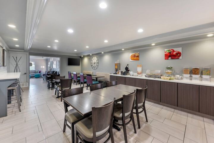 Quality Inn Near Lake Marble Falls