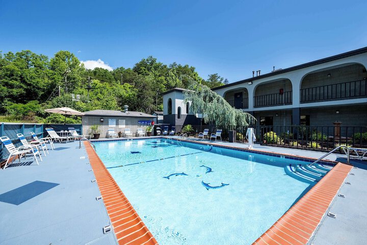 Pool 13 of 45