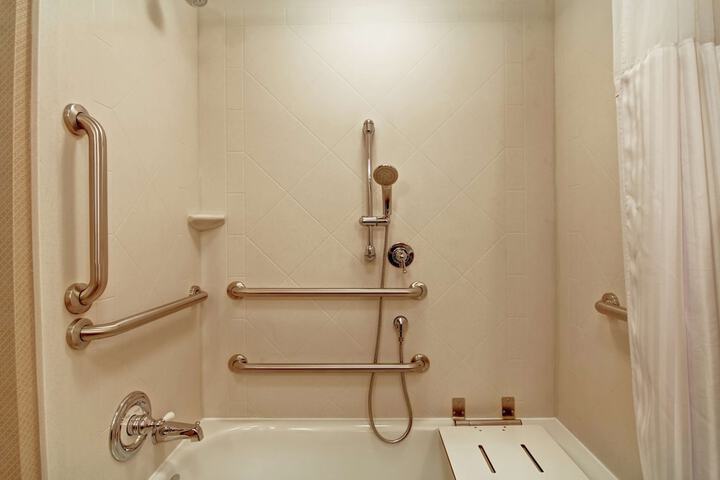 Hilton Garden Inn Woodbridge