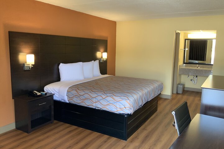 Room 4 of 15