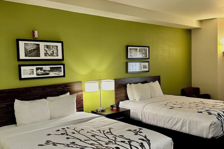 Room 13 of 34