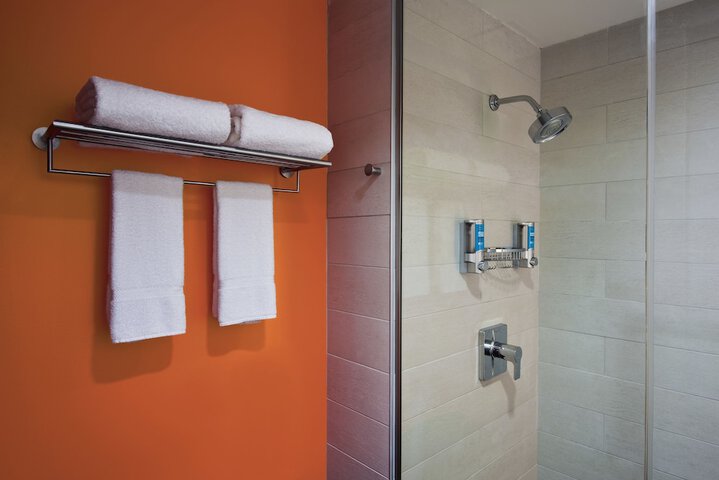 Aloft Beachwood