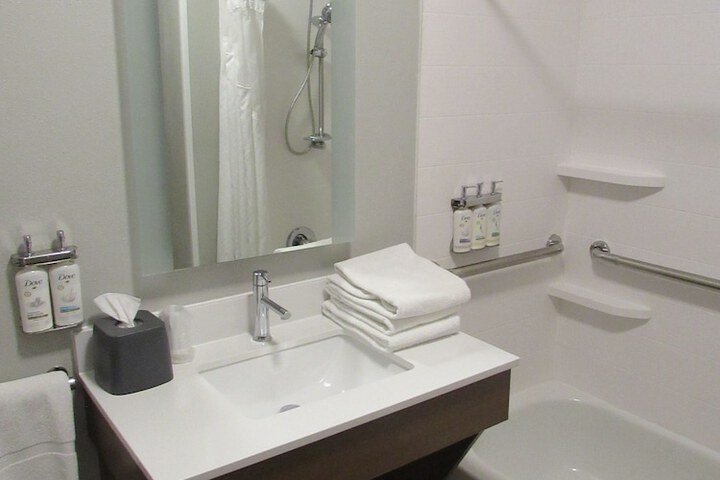 Room 43 of 77