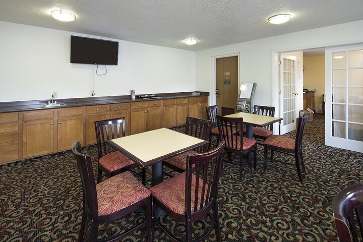 Business Center 15 of 15