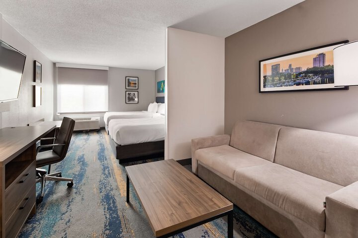 Room 11 of 25