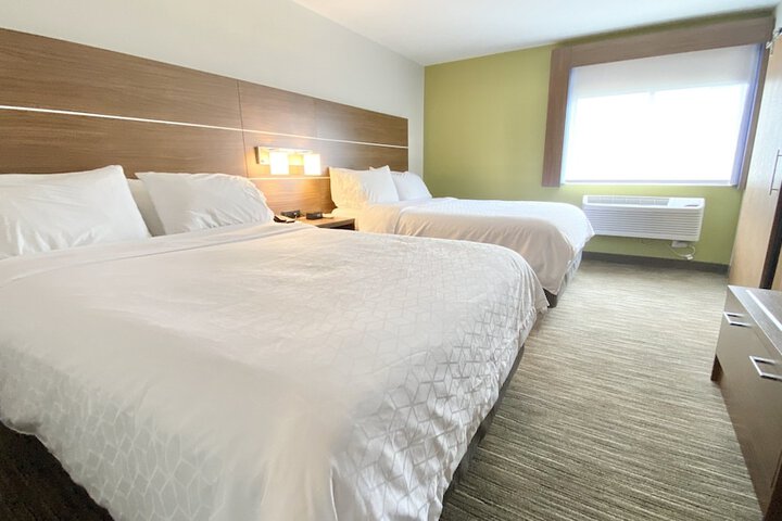Room 14 of 33