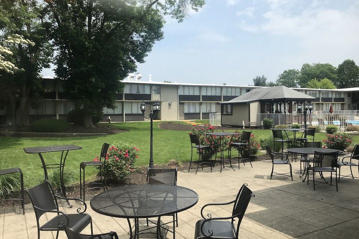 Hotel Exterior 43 of 44