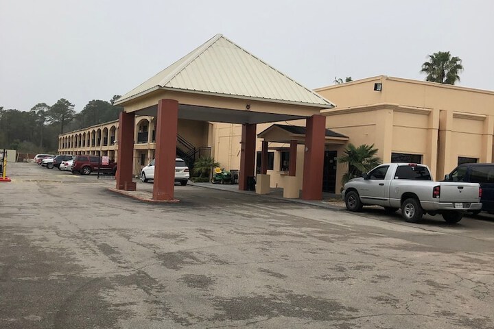 Hotel 4 of 15