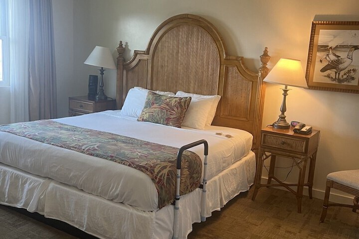 Room 33 of 47