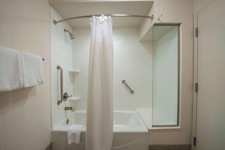 Room 20 of 38